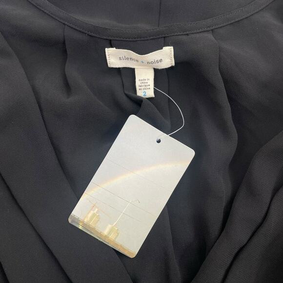 Silence+Noise UO Faux Wrap Chiffon Belted Romper Black Size 2 - Picture 9 of 9